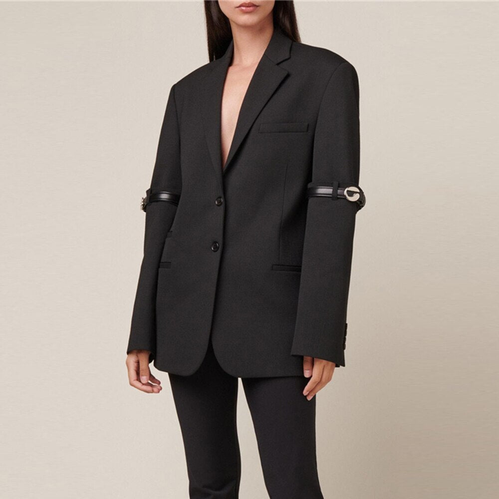 MINIMALIST BLAZER